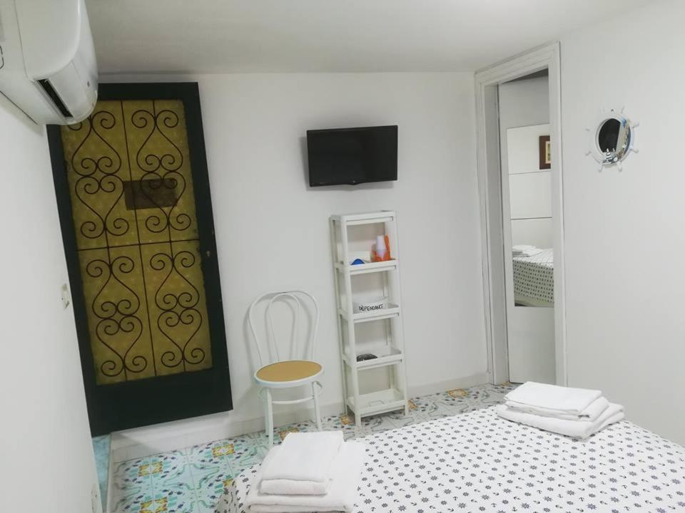 Villa Iscla Maison D'Hotes Ischia Luaran gambar